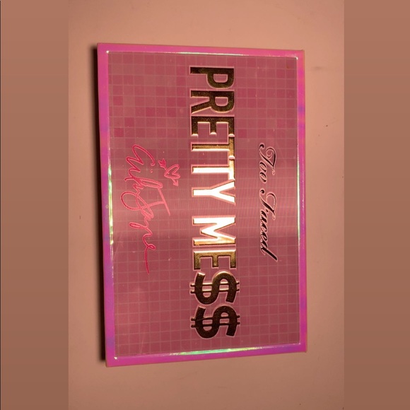 Too Faced Other - pretty mess pallet by too faced